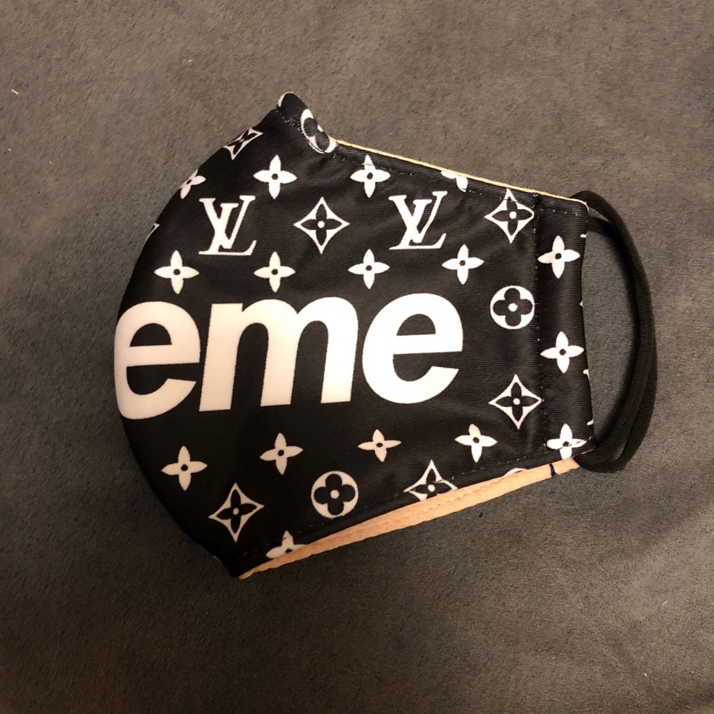 Supreme face mask (not authentic) - Picture 2 of 3